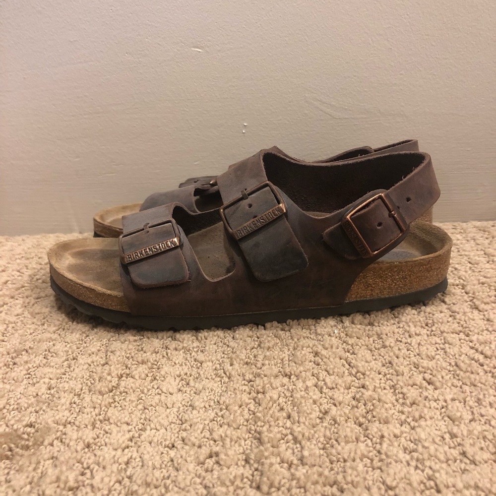 Birkenstock’s “Milano” in mocha